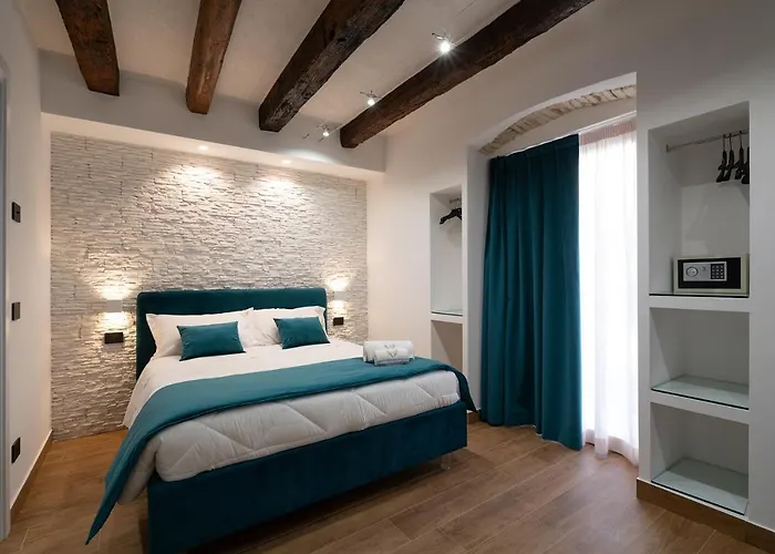 Sofi\' Center Rooms
